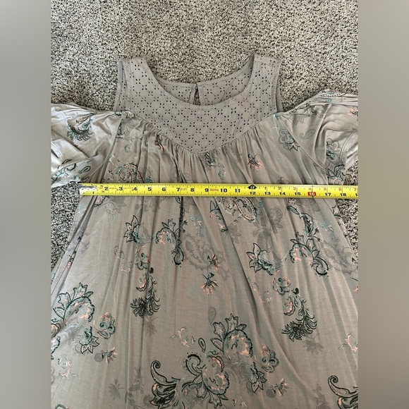 TORRID 0 0X XL Gray Supersoft Knit Floral Top Eyelet Accent R $39 - Picture 13 of 13